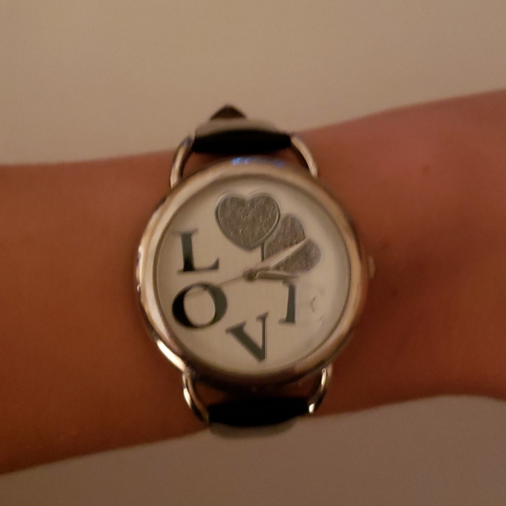 Watch - Picture 2 of 3